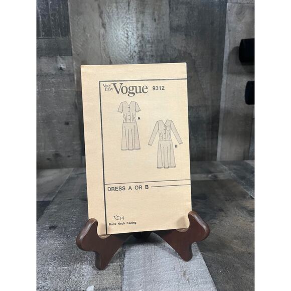 Very Easy Very Vogue 9312 Vintage Dress Pattern - Picture 5 of 7